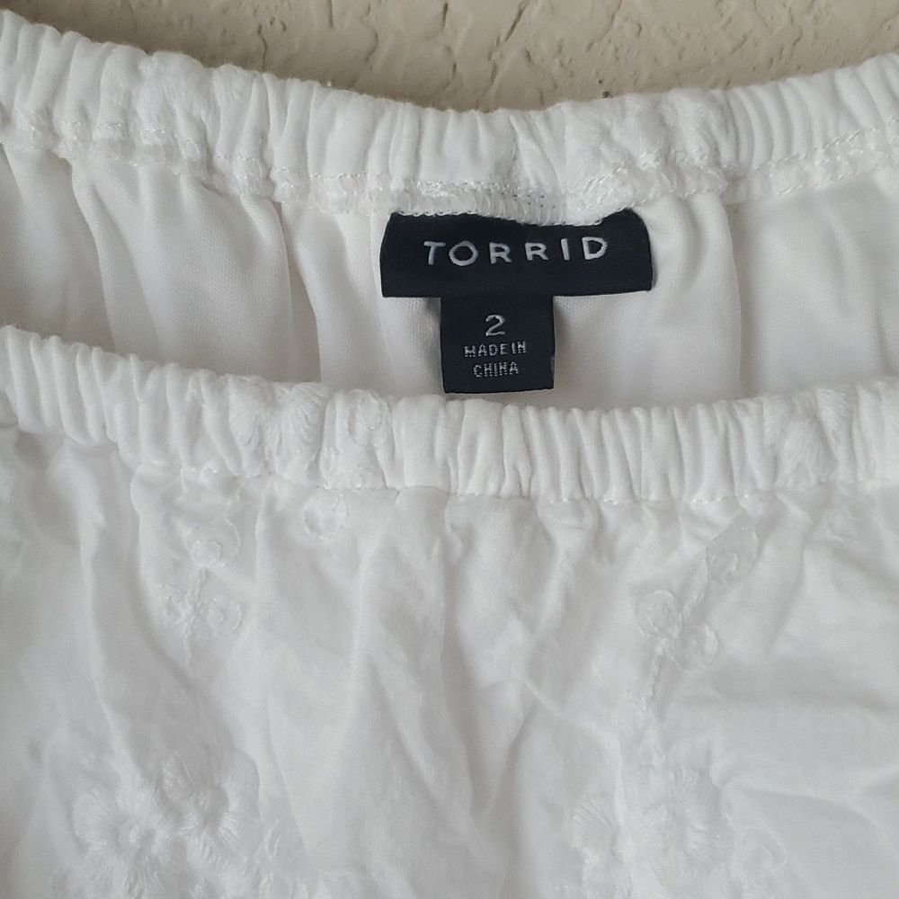 Torrid White Fit & Flare Dress Size 2X Floral Embroidered Pockets Belt - Picture 3 of 8